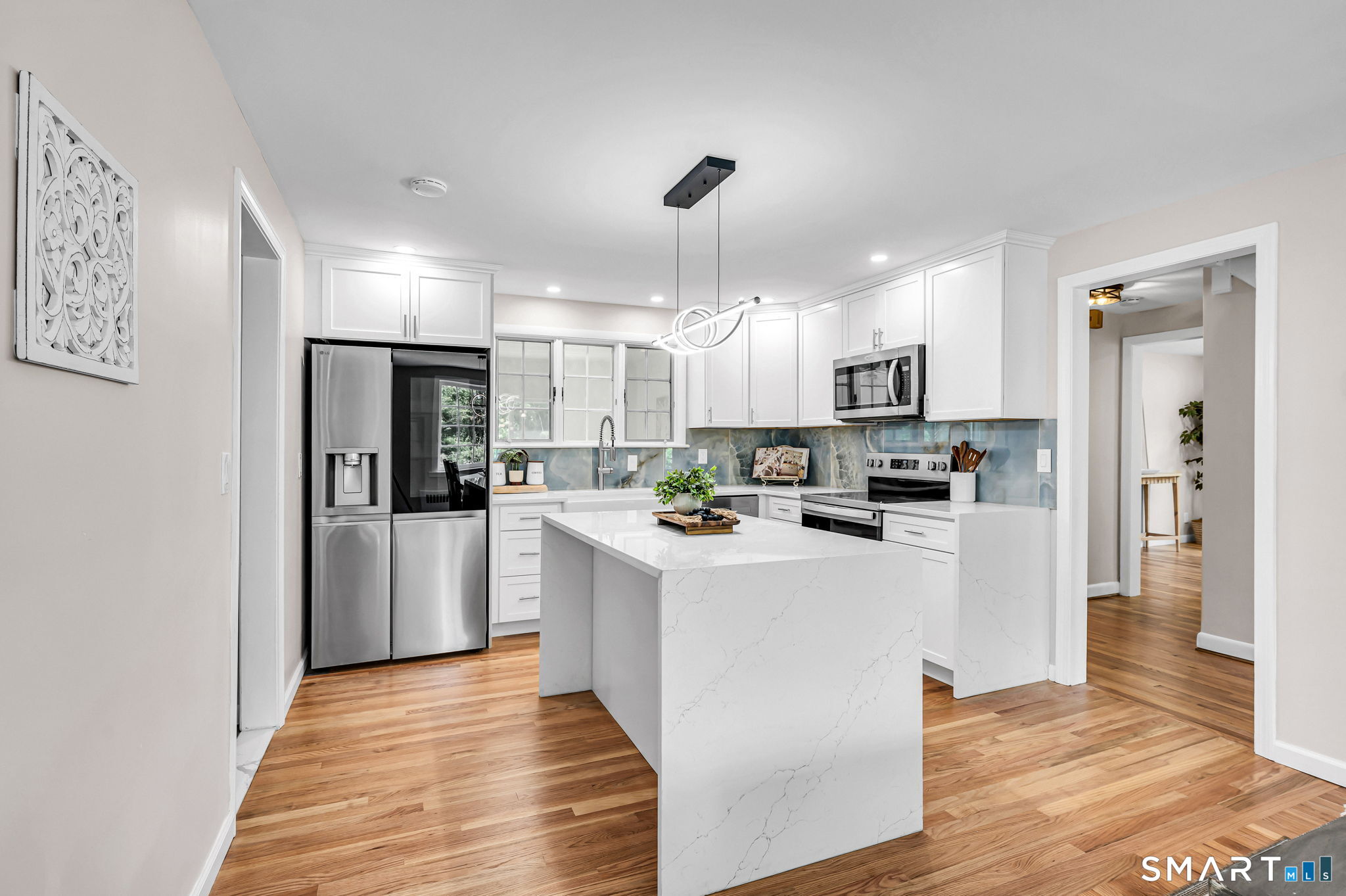 261 Simsbury Road West Hartford, CT 06117 - Photo 11 of 40