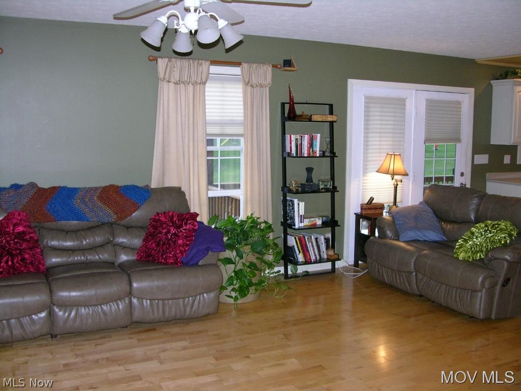 23 Low Meadow Road St. Marys, WV 26170 - Photo 7 of 19 Great Room