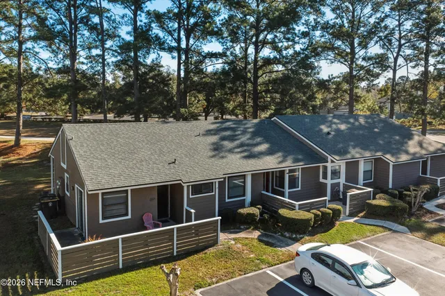 $1,500 | 8329 Derbyshire Place, Jacksonville, FL 32244