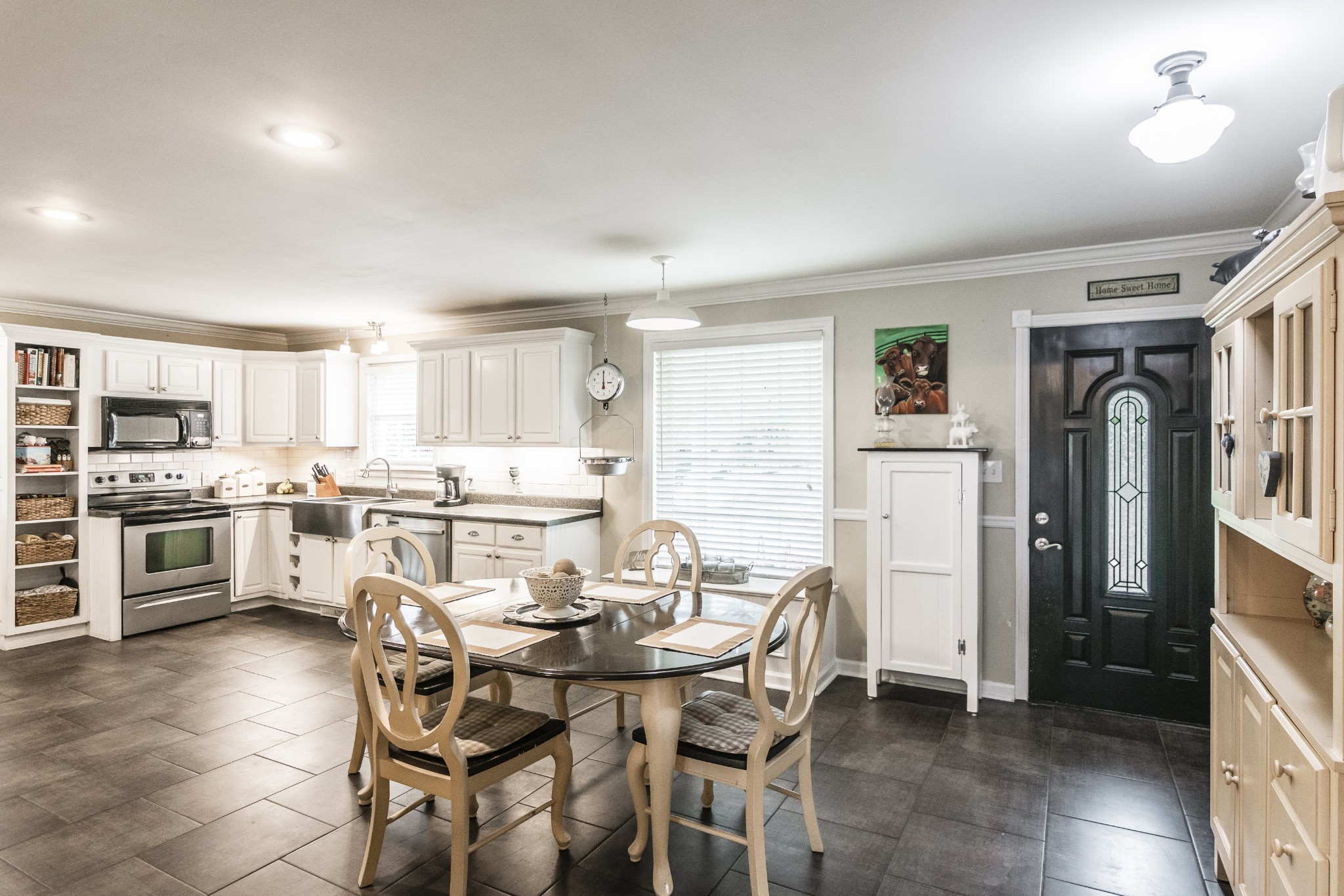 2527 Ewell Elliott Road Springfield, TN 37172 - Photo 7 of 50 a view of a dining room kitchen and a window