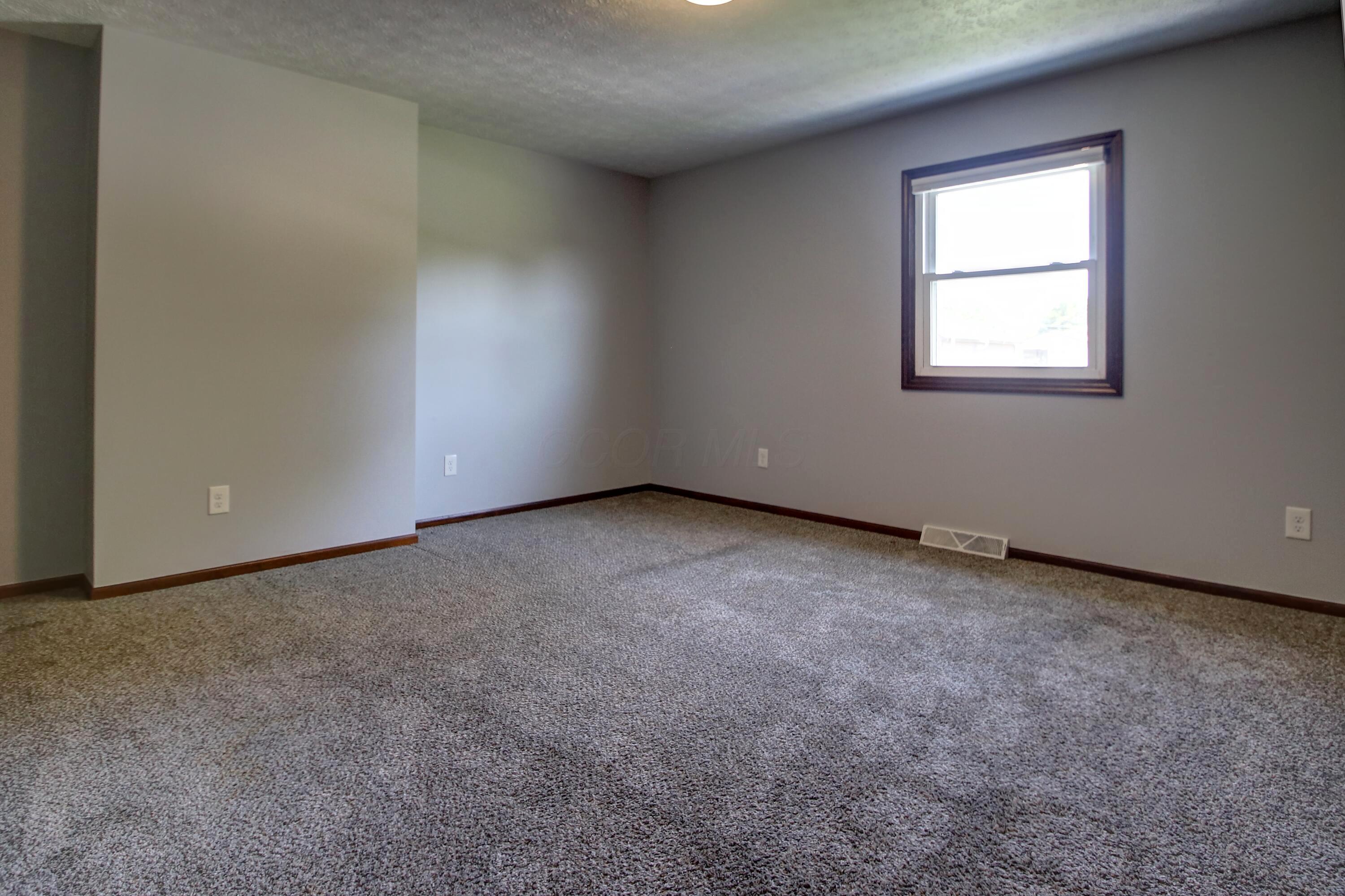 8653 Refugee Road Pickerington, OH 43147 - Photo 25 of 32 25 bed front in