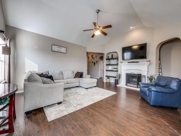 $2,400 | 11108 Dunlavin Court, Fort Worth, TX 76052