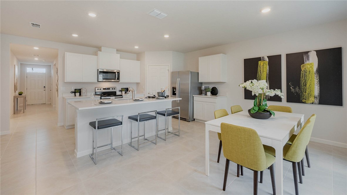 608 Lawson Street Sebastian, FL 32958 - Photo 7 of 30 a view of kitchen with breakfast area