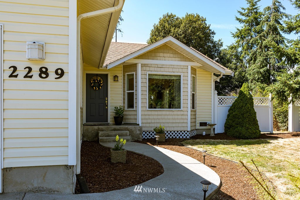 2289 Williams Road Oak Harbor, WA 98277 - Photo 3 of 22 Gallery Image 3