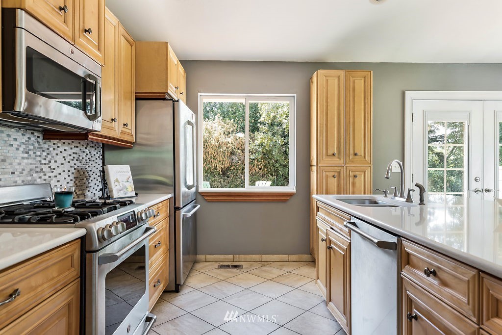 2289 Williams Road Oak Harbor, WA 98277 - Photo 5 of 22 Gallery Image 5
