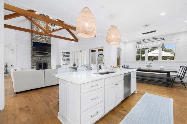 $3,150,000 | 12 Taylor Road, Portsmouth, RI 02871