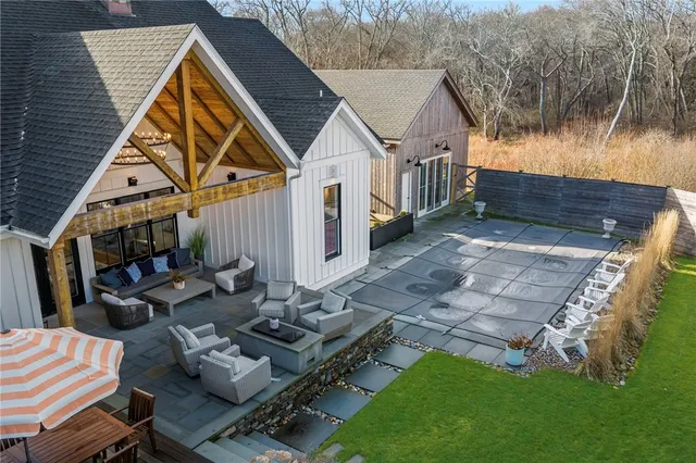 $3,150,000 | 12 Taylor Road, Portsmouth, RI 02871