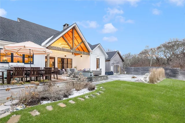 $3,150,000 | 12 Taylor Road, Portsmouth, RI 02871