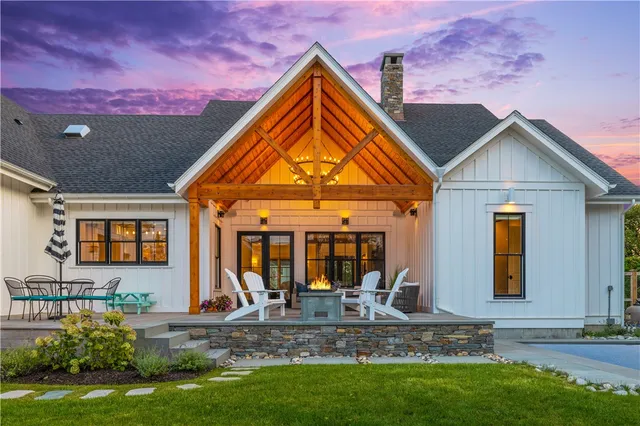 $3,150,000 | 12 Taylor Road, Portsmouth, RI 02871