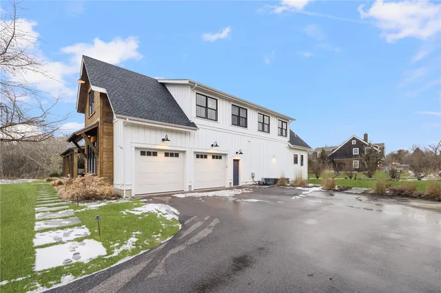 $3,150,000 | 12 Taylor Road, Portsmouth, RI 02871