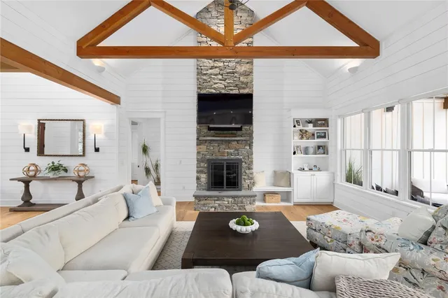 $3,150,000 | 12 Taylor Road, Portsmouth, RI 02871