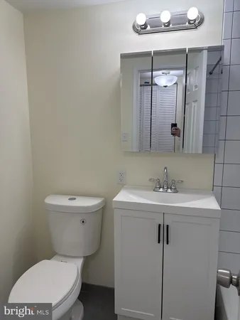 $1,775 | 2754 Hollywood Road, Unit 104, Falls Church, VA 22043