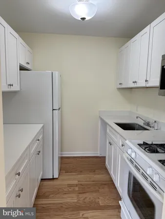 $1,775 | 2754 Hollywood Road, Unit 104, Falls Church, VA 22043