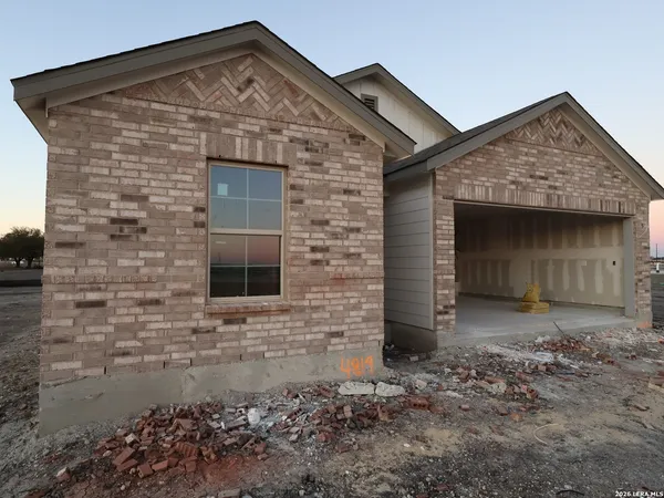 $304,990 | 4819 Maiz Valley, Von Ormy, TX 78073