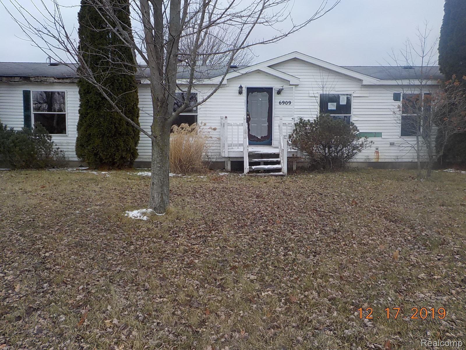 6909 Grand River Road Bancroft, MI 48414 - Photo 1 of 17 DSCN4864.JPG
