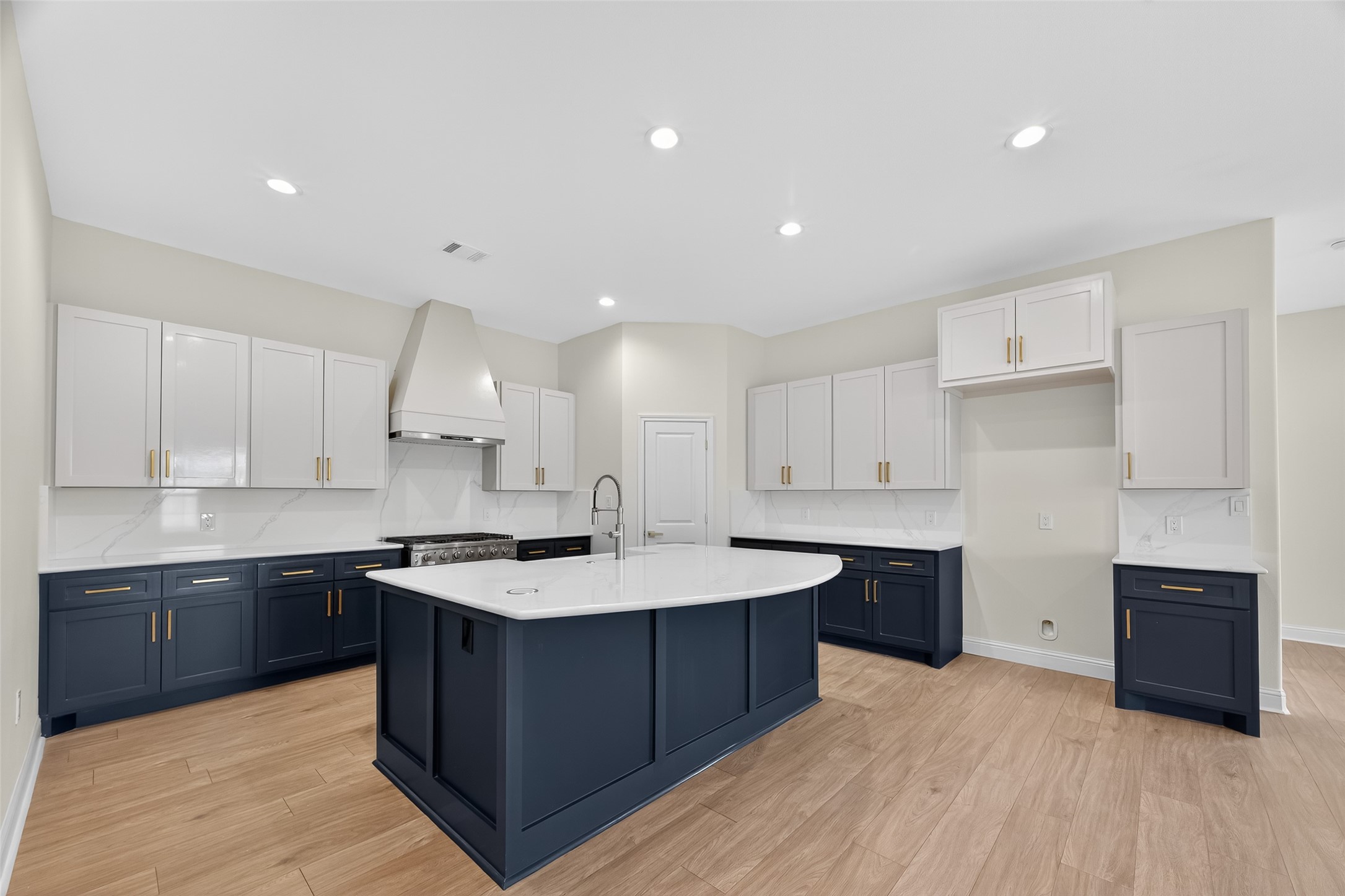 7717 Prairie Street Hitchcock, TX 77563 - Photo 14 of 43