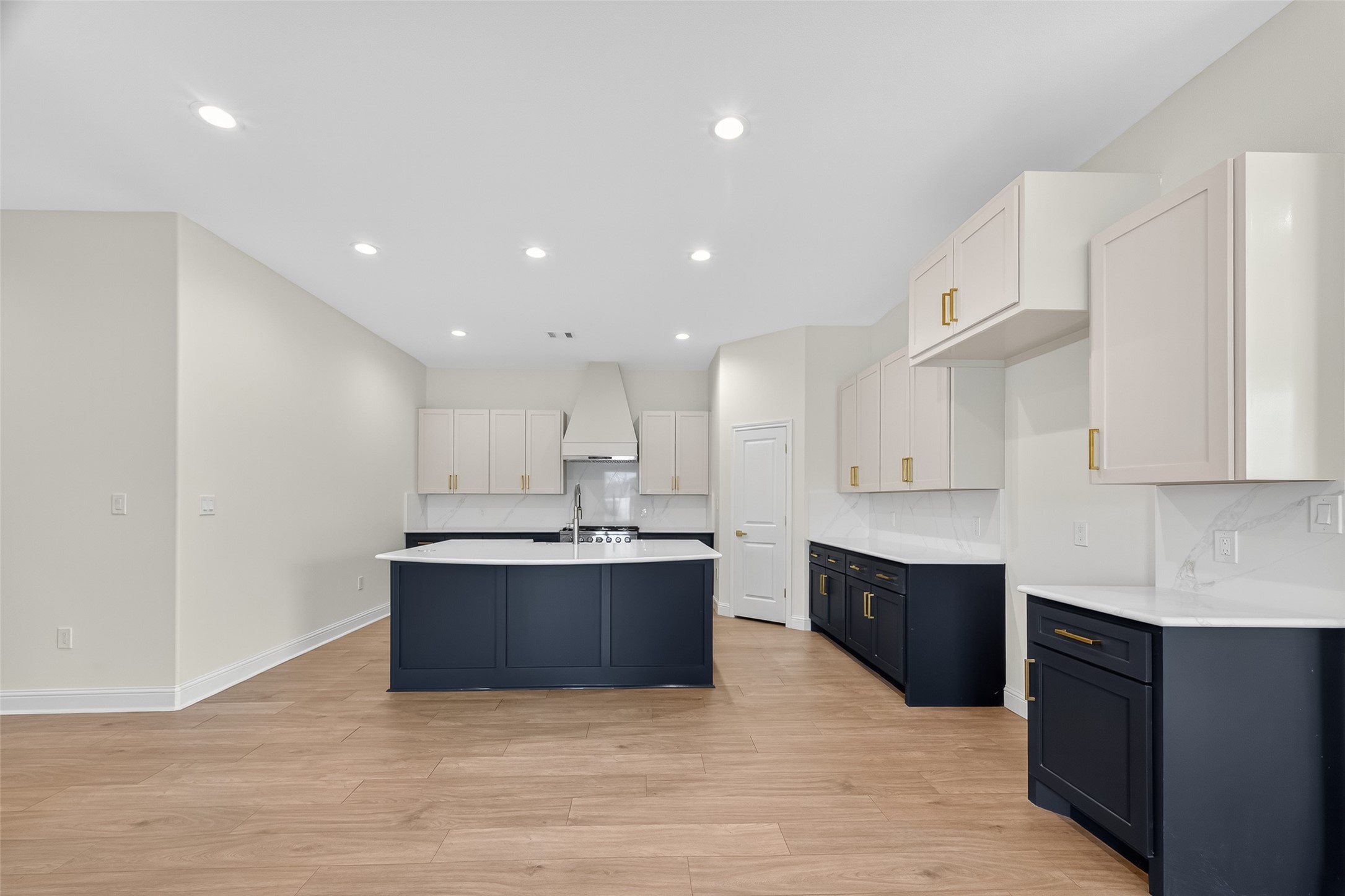 7717 Prairie Street Hitchcock, TX 77563 - Photo 16 of 43