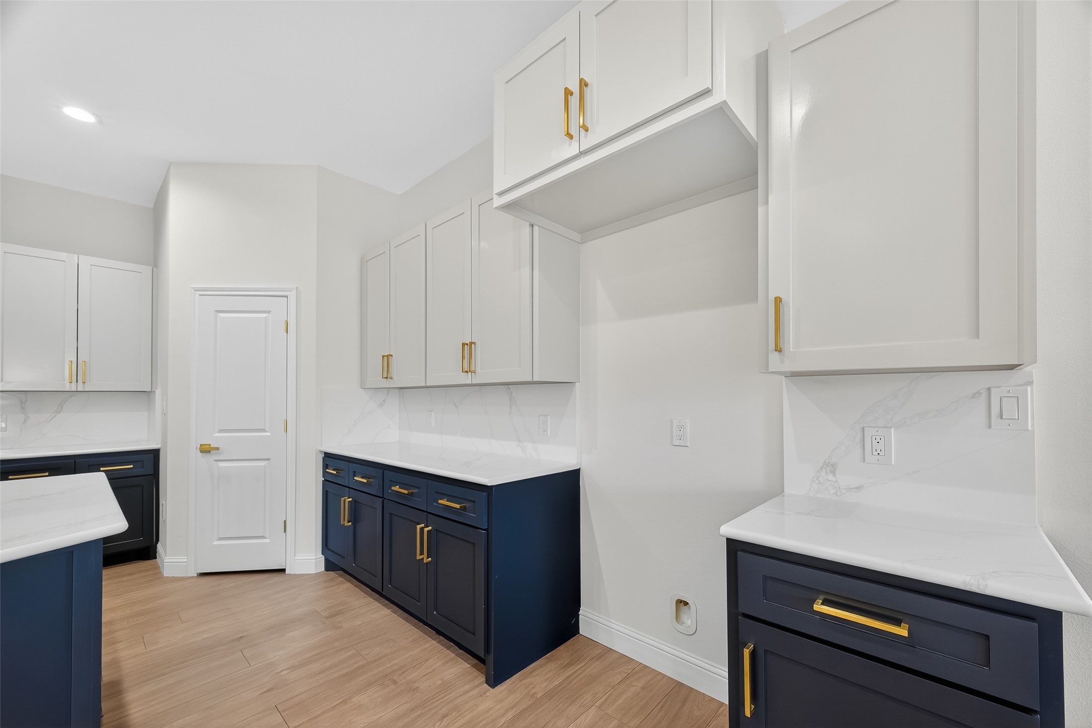 7717 Prairie Street Hitchcock, TX 77563 - Photo 17 of 43