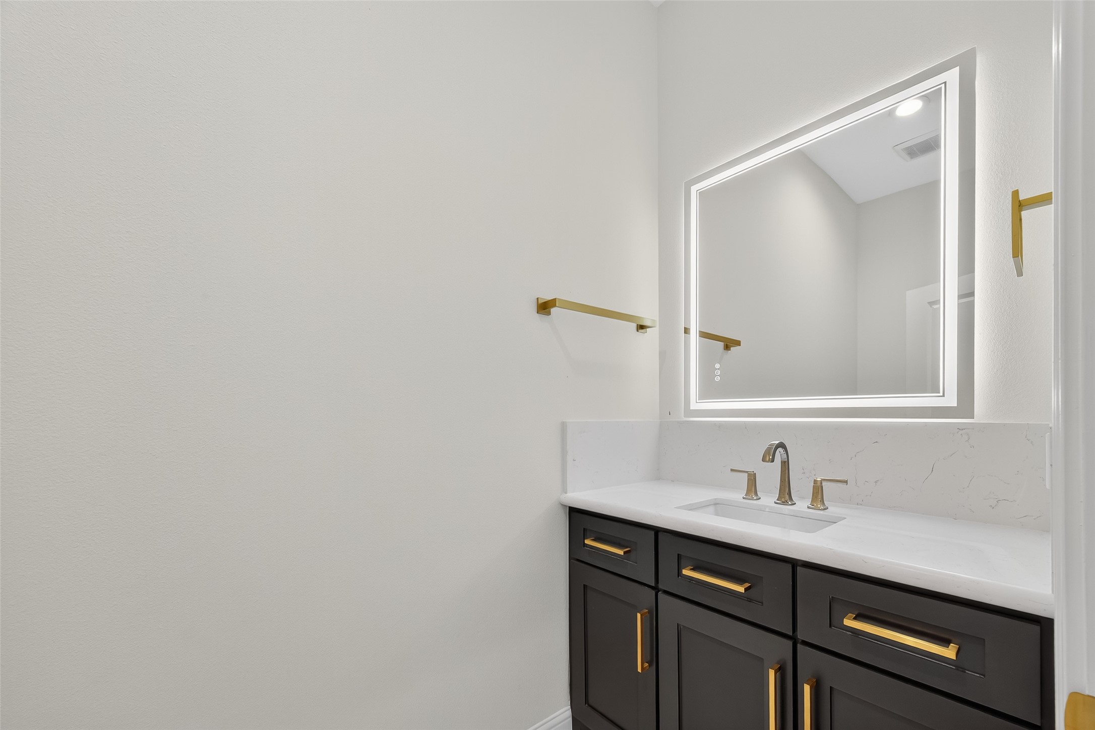 7717 Prairie Street Hitchcock, TX 77563 - Photo 32 of 43