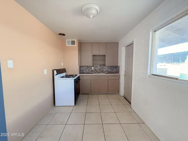 $999 | 3114 East Hubbell Street, Unit B, Phoenix, AZ 85008