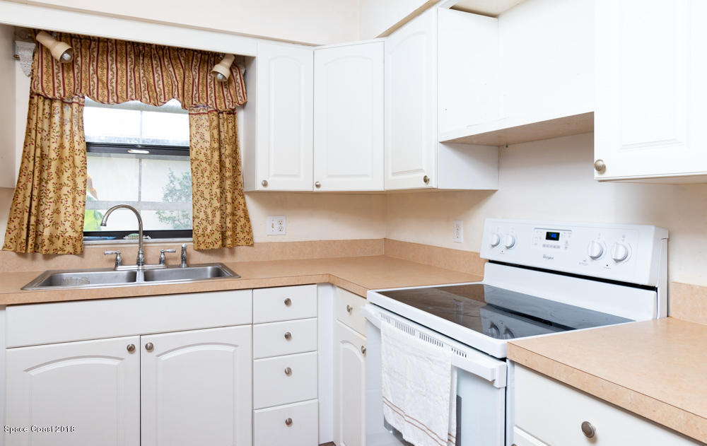 305 Myrtlewood Road Melbourne, FL 32940 - Photo 4 of 15 Kitchen 2