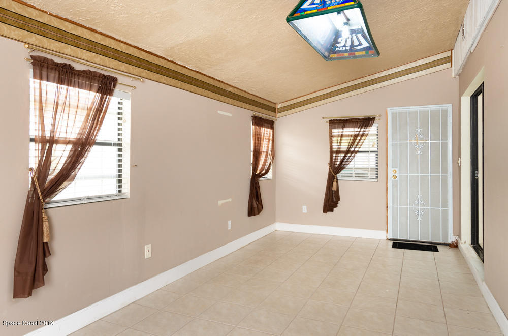 305 Myrtlewood Road Melbourne, FL 32940 - Photo 5 of 15 Family Room