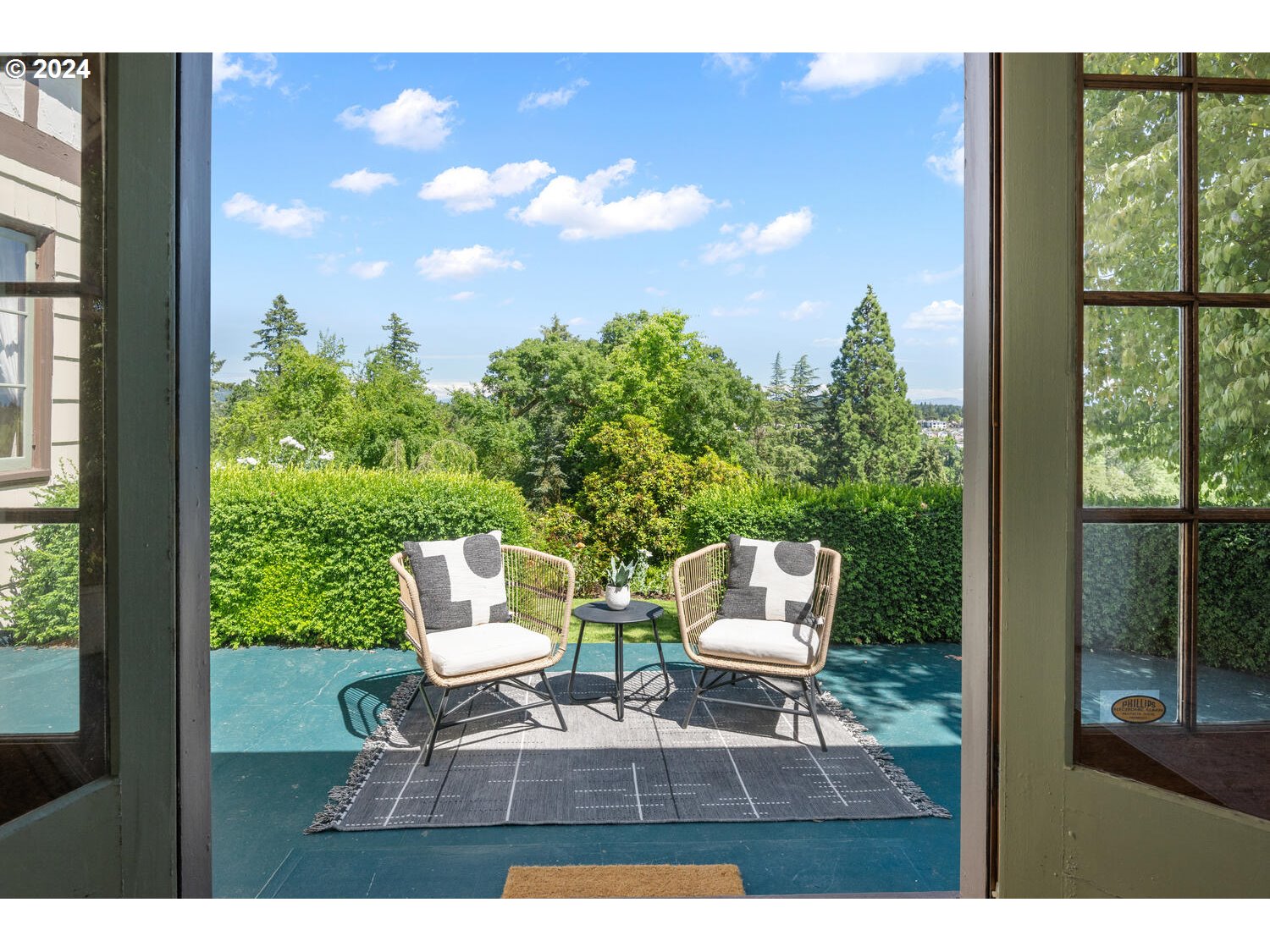 394 Southwest Edgecliff Road Portland, OR 97219 - Photo 15 of 48 Patio