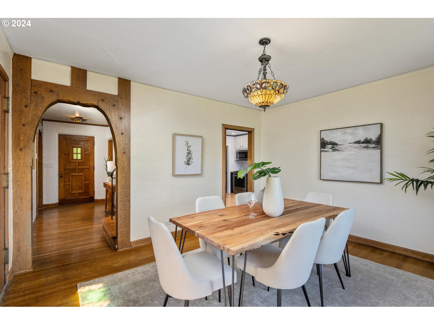 394 Southwest Edgecliff Road Portland, OR 97219 - Photo 18 of 48 Gallery Image 18