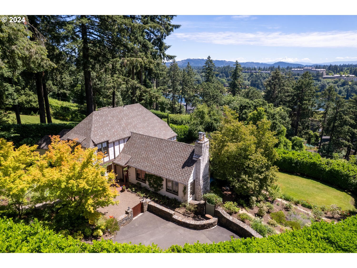 394 Southwest Edgecliff Road Portland, OR 97219 - Photo 4 of 48 Drone View/UAV
