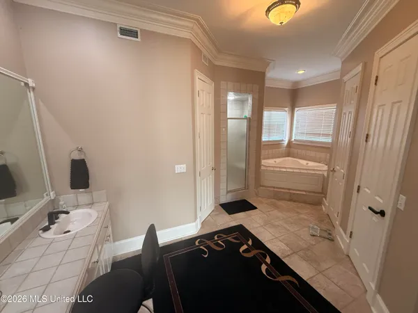 $465,000 | 109 Bayou Road, Greenville, MS 38701