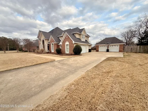 $465,000 | 109 Bayou Road, Greenville, MS 38701