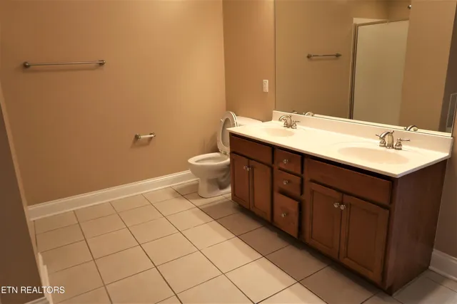 $2,800 | 3001 River Towne Way, Unit 202, Knoxville, TN 37920