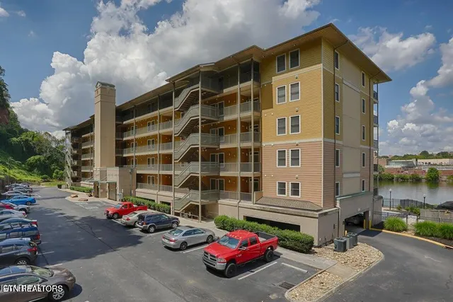 $2,800 | 3001 River Towne Way, Unit 202, Knoxville, TN 37920