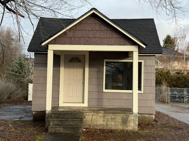 $249,900 | 3707 East Bridgeport Avenue, Spokane, WA 99217
