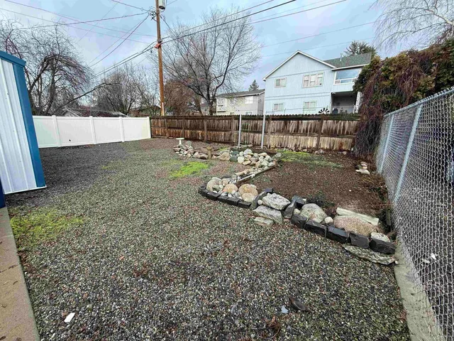 $249,900 | 3707 East Bridgeport Avenue, Spokane, WA 99217