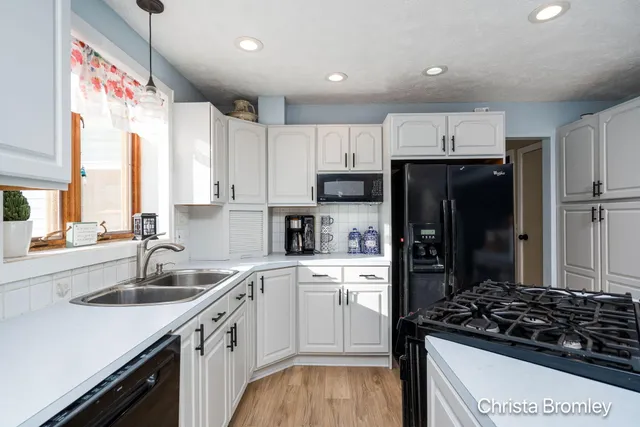 $559,900 | 12740 Triple Oak Drive Northeast, Lowell, MI 49331