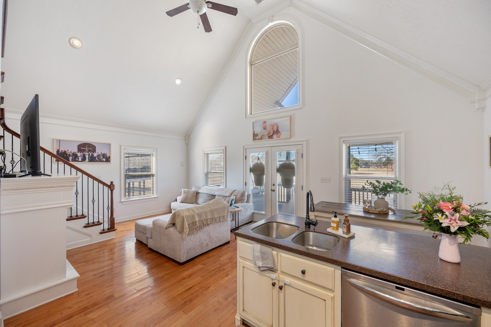 222 Fairway Villa Lane Decaturville, TN 38329 - Photo 14 of 36 a living room with furniture