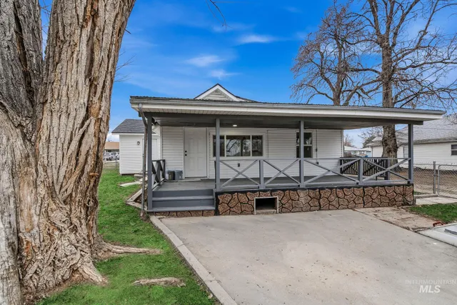 $339,000 | 2314 Hillcrest Lane, Caldwell, ID 83605