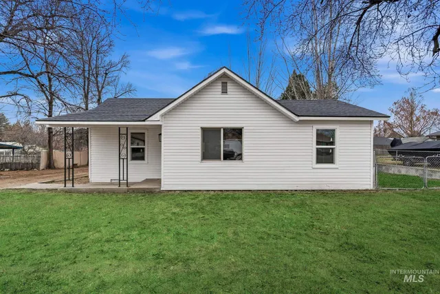 $339,000 | 2314 Hillcrest Lane, Caldwell, ID 83605