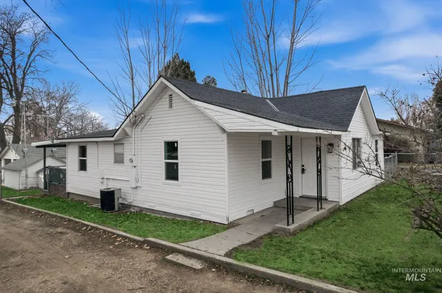 $339,000 | 2314 Hillcrest Lane, Caldwell, ID 83605