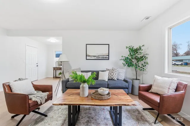 $339,000 | 2314 Hillcrest Lane, Caldwell, ID 83605