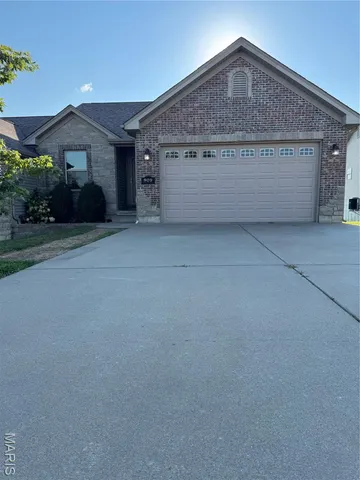 $260,000 | 909 Q Ave Street, St. Clair, MO 63077