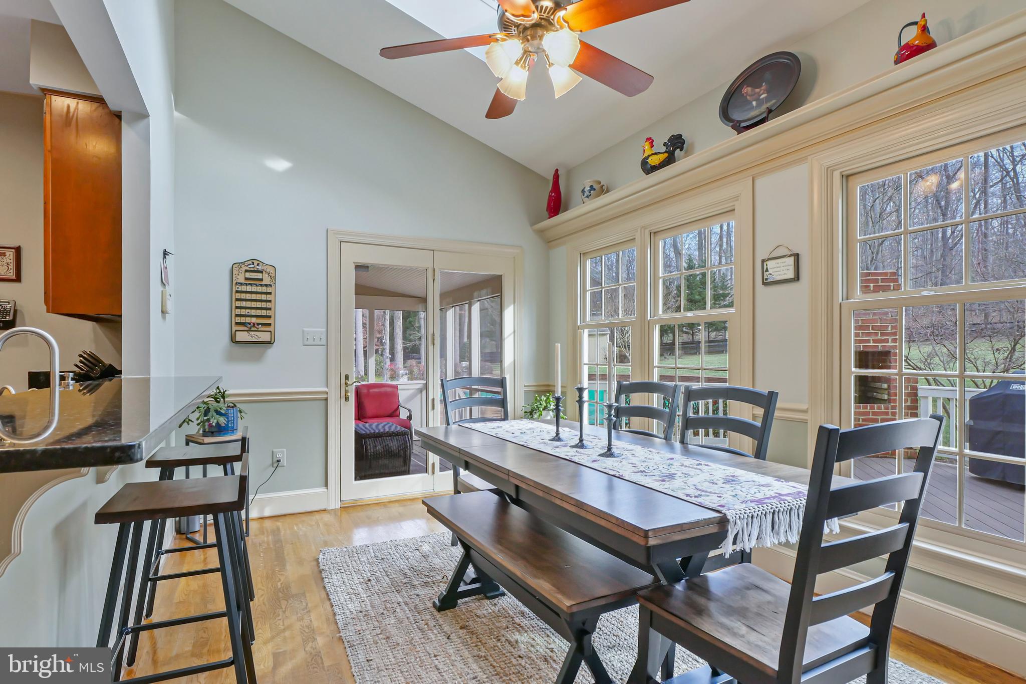 7407 Willowbrook Road Fairfax Station, VA 22039 - Photo 11 of 55 Sunroom w/vaulted ceiling