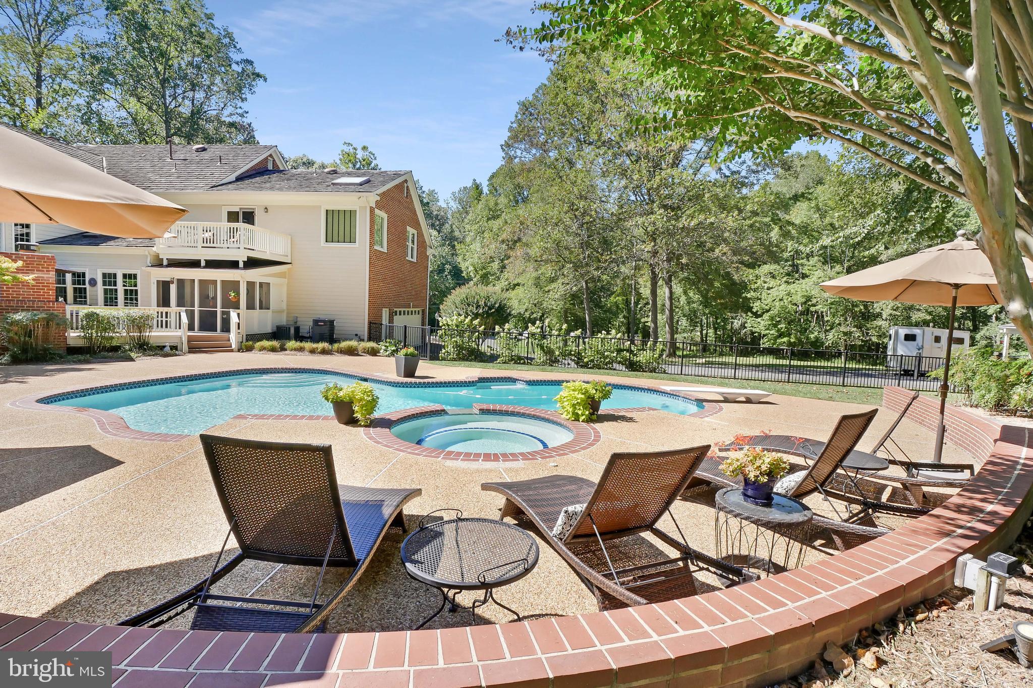 7407 Willowbrook Road Fairfax Station, VA 22039 - Photo 48 of 55 Built in spa