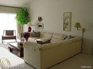 2202 London Bridge Drive, Unit 13 Rochester, MI 48307 - Photo 2 of 3 london bridge LR