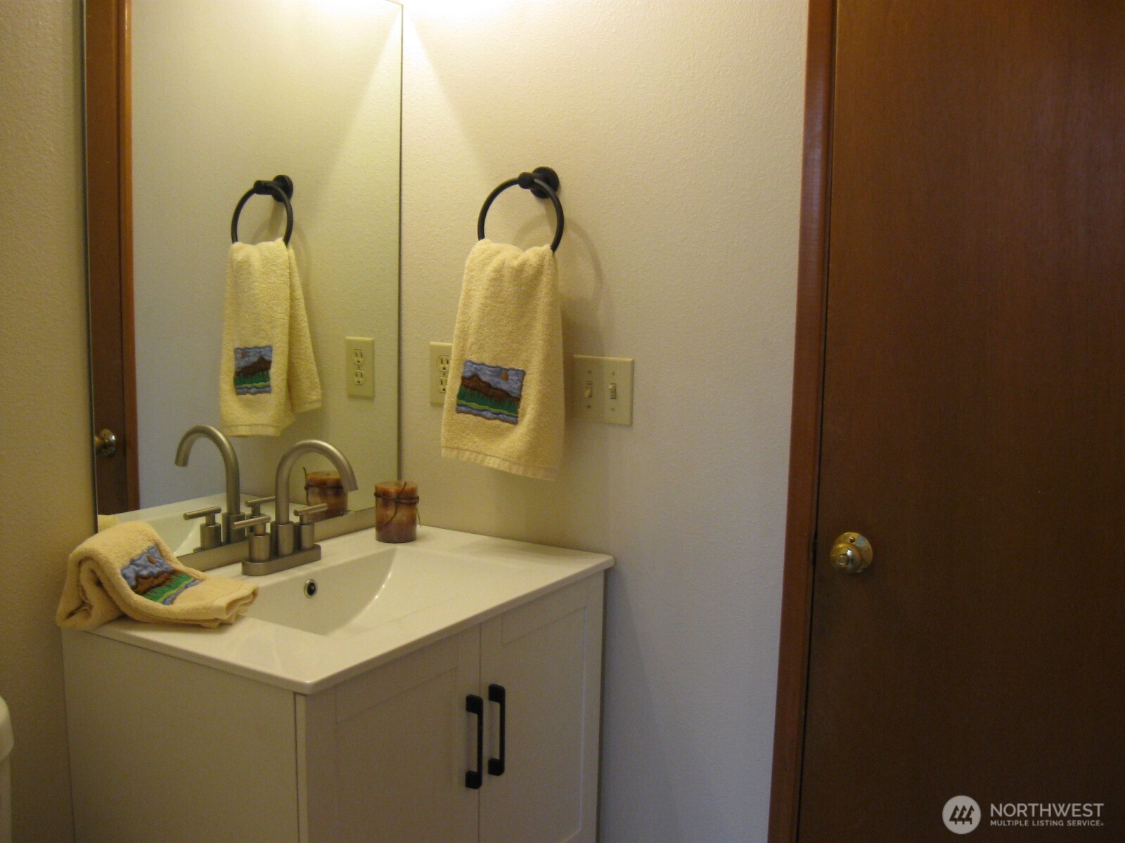 8428 Northeast 178th Street Bothell, WA 98011 - Photo 12 of 23