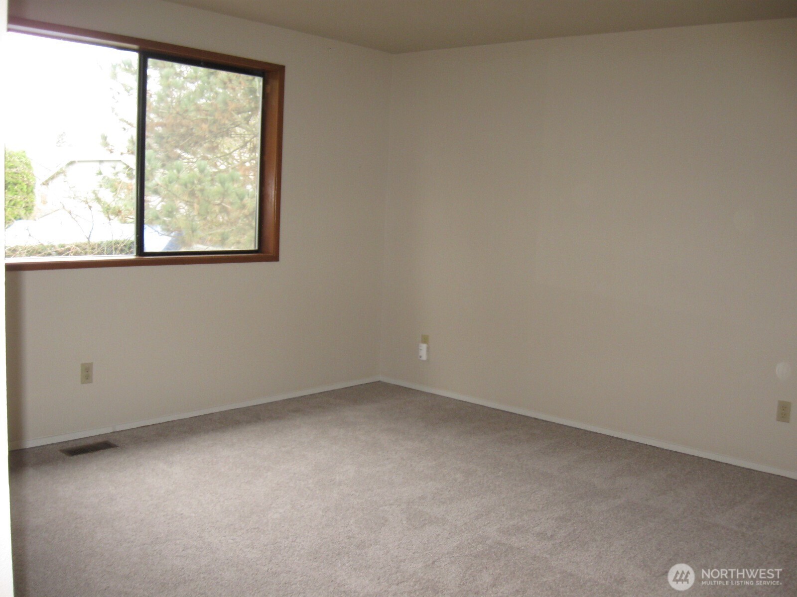 8428 Northeast 178th Street Bothell, WA 98011 - Photo 14 of 23