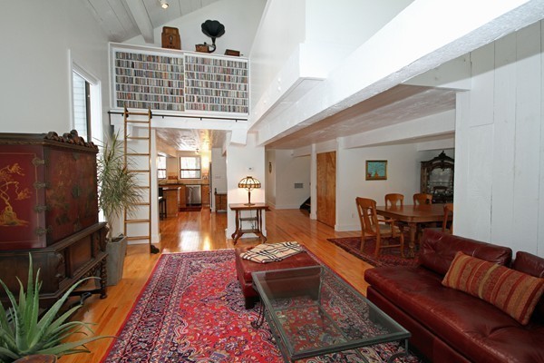 81 Croton Street Wellesley, MA 02481 - Photo 4 of 30