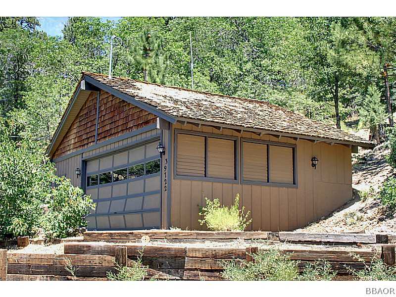 39722 Flicker Road Fawnskin, CA 92333 - Photo 5 of 24 Exterior Front.