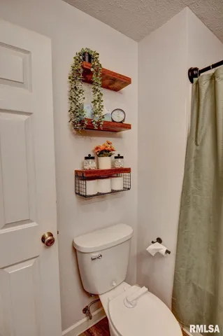 $279,900 | 1424 West Sunset Drive, Taylorville, IL 62568